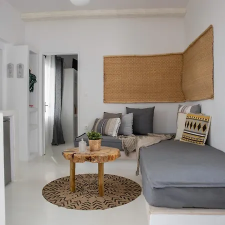 מלון דירות 8 Keys נאוסה