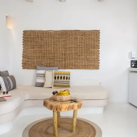 מלון דירות 8 Keys נאוסה