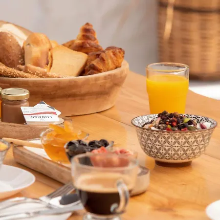 מלון דירות 8 Keys