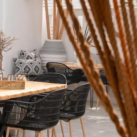 מלון דירות 8 Keys נאוסה