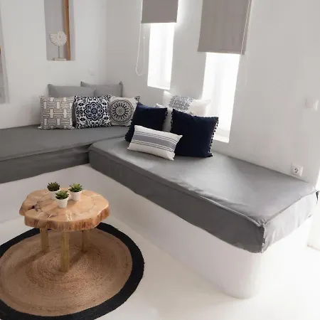 8 Keys Hotel apartamentowy Nausa