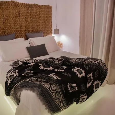 8 Keys Ξενοδοχείο με διαμερίσματα 4*