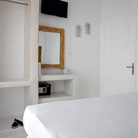 Hotel apartamentowy 8 Keys Nausa