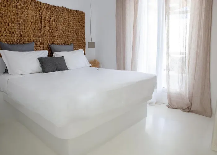 8 Keys Aparthotel 4*