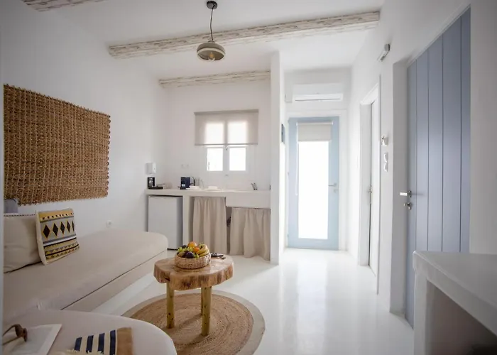 8 Keys Aparthotel Naousa