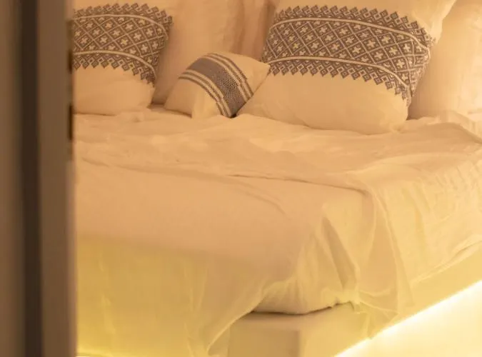 8 Keys Aparthotel Naousa