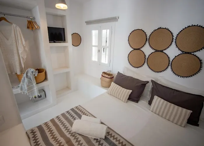 8 Keys Aparthotel Naousa